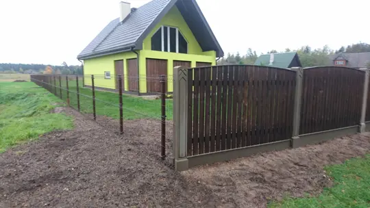 Vertikālie koka žogi — 23
