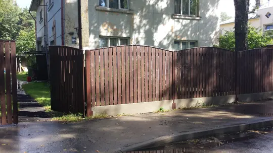 Vertikālie koka žogi — 46