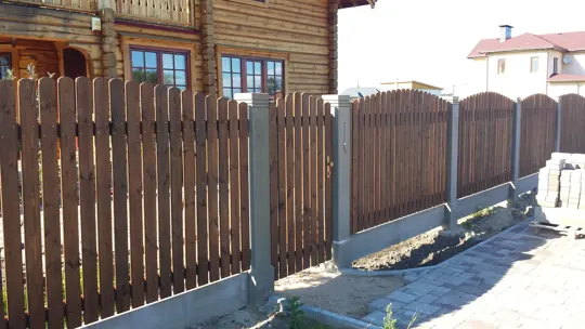 Vertikālie koka žogi — 47
