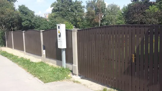 Vertikālie koka žogi — 50