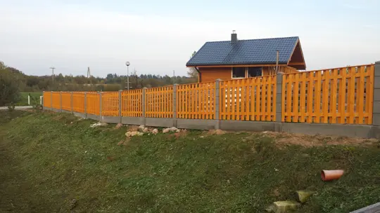Vertikālie koka žogi — 57