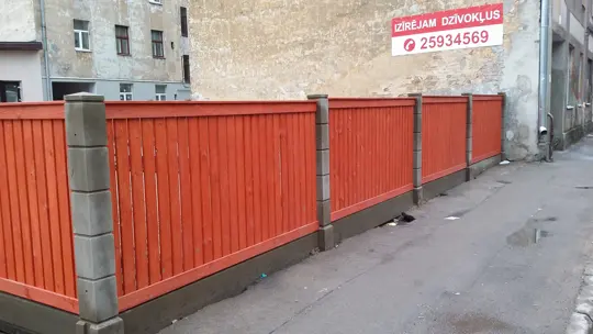 Vertikālie koka žogi — 71