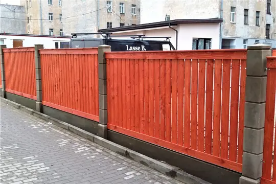 Vertikālie koka žogi — 72