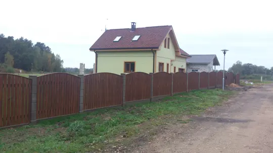 Vertikālie koka žogi — 98