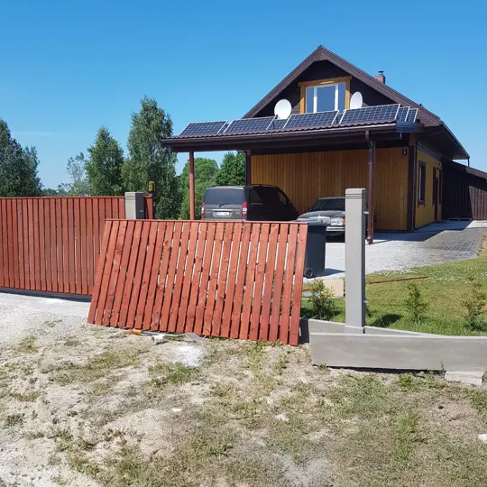 Vertikālie koka žogi — 121