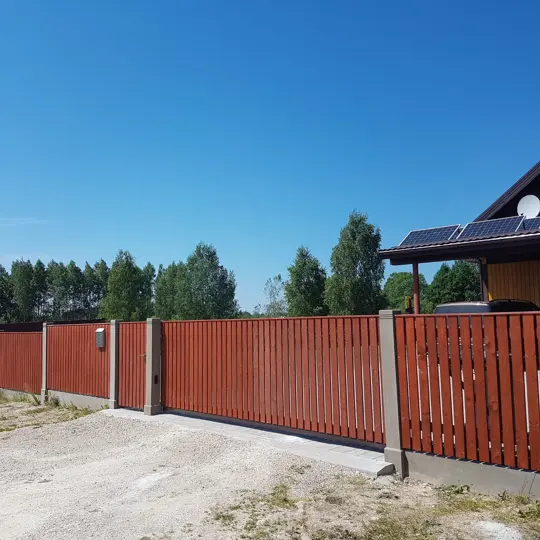 Vertikālie koka žogi — 126