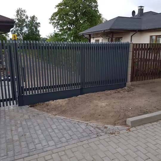 Vertikālie koka žogi — 129
